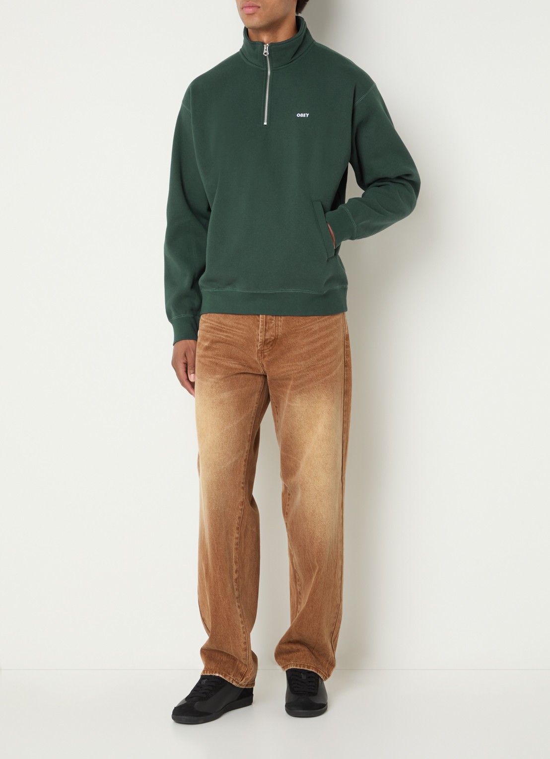 Obey Established Works sweater met halve rits en logoborduring - voorkant 4 groen