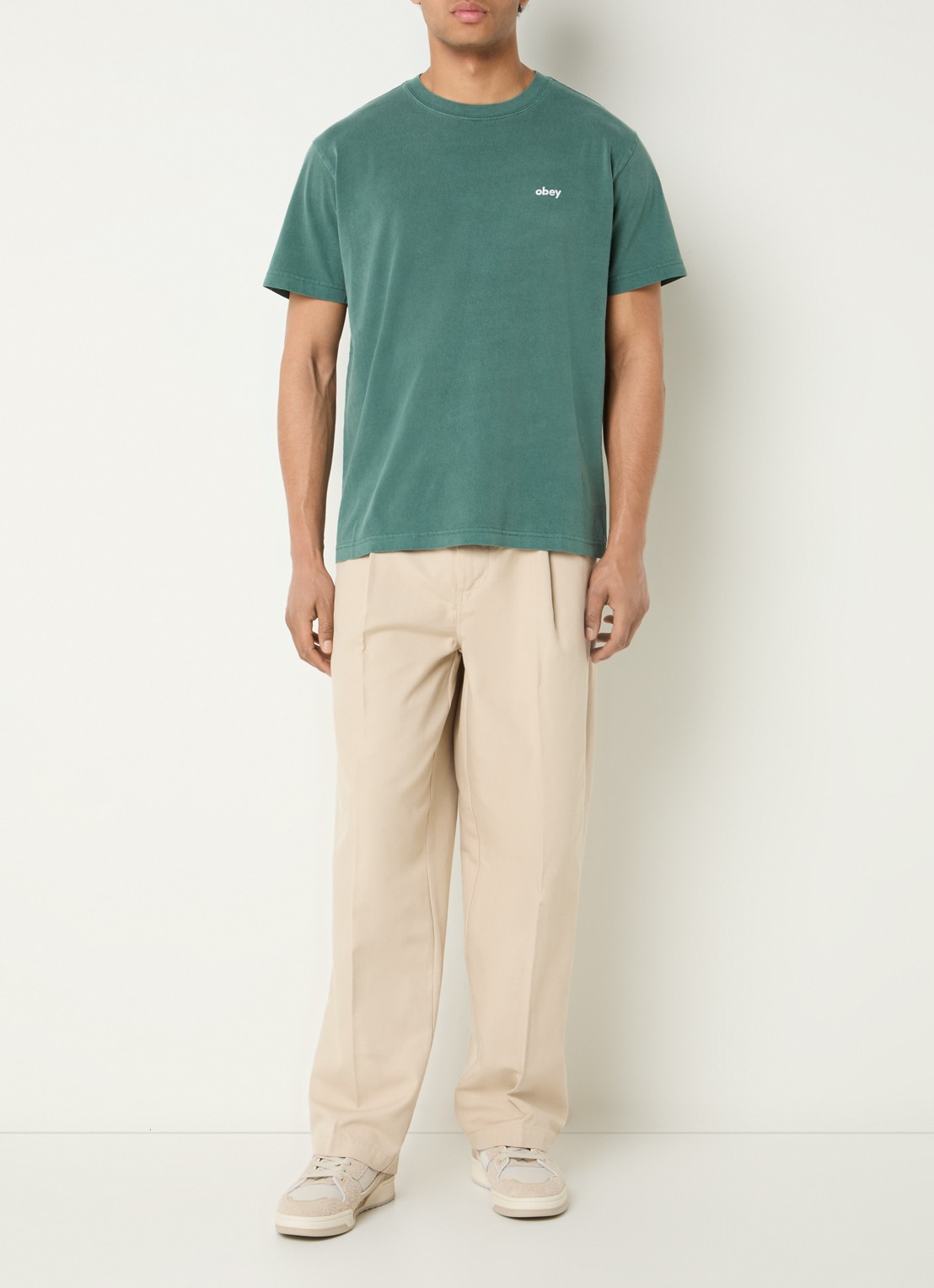 Obey Lowercase Pigment T-shirt met logoborduring - voorkant 2 zeegroen