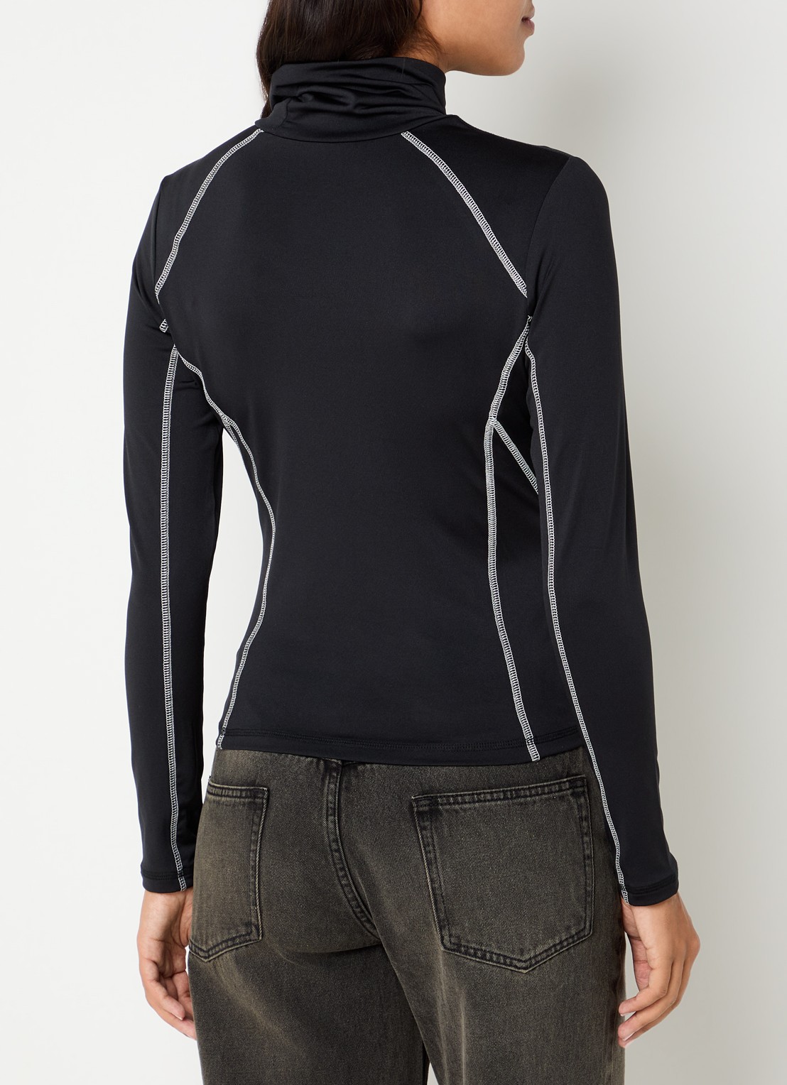 Obey Nalia top met col en print - achterkant 2 zwart