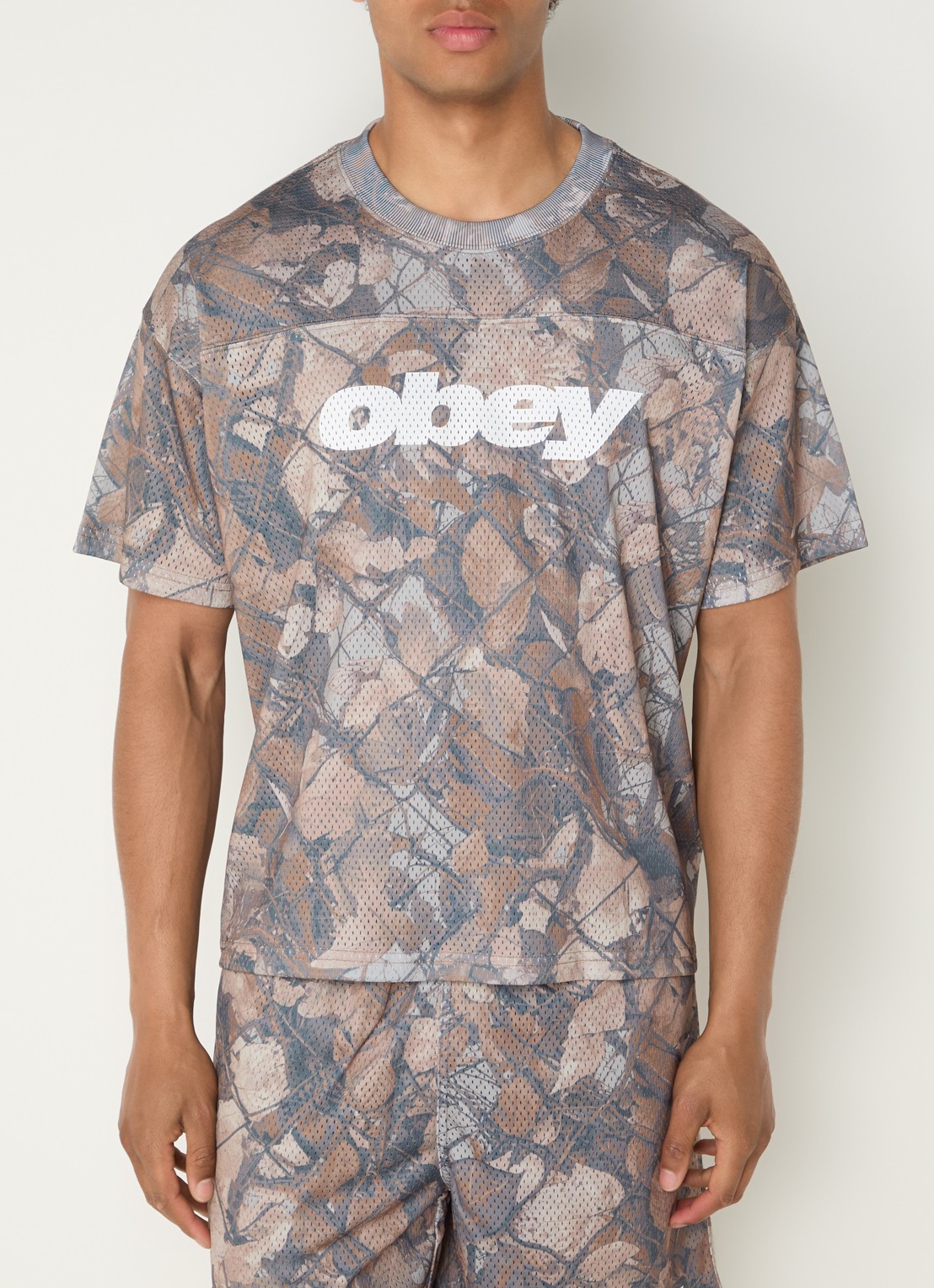 Obey Practice T-shirt met camouflageprint - detail 4 beige