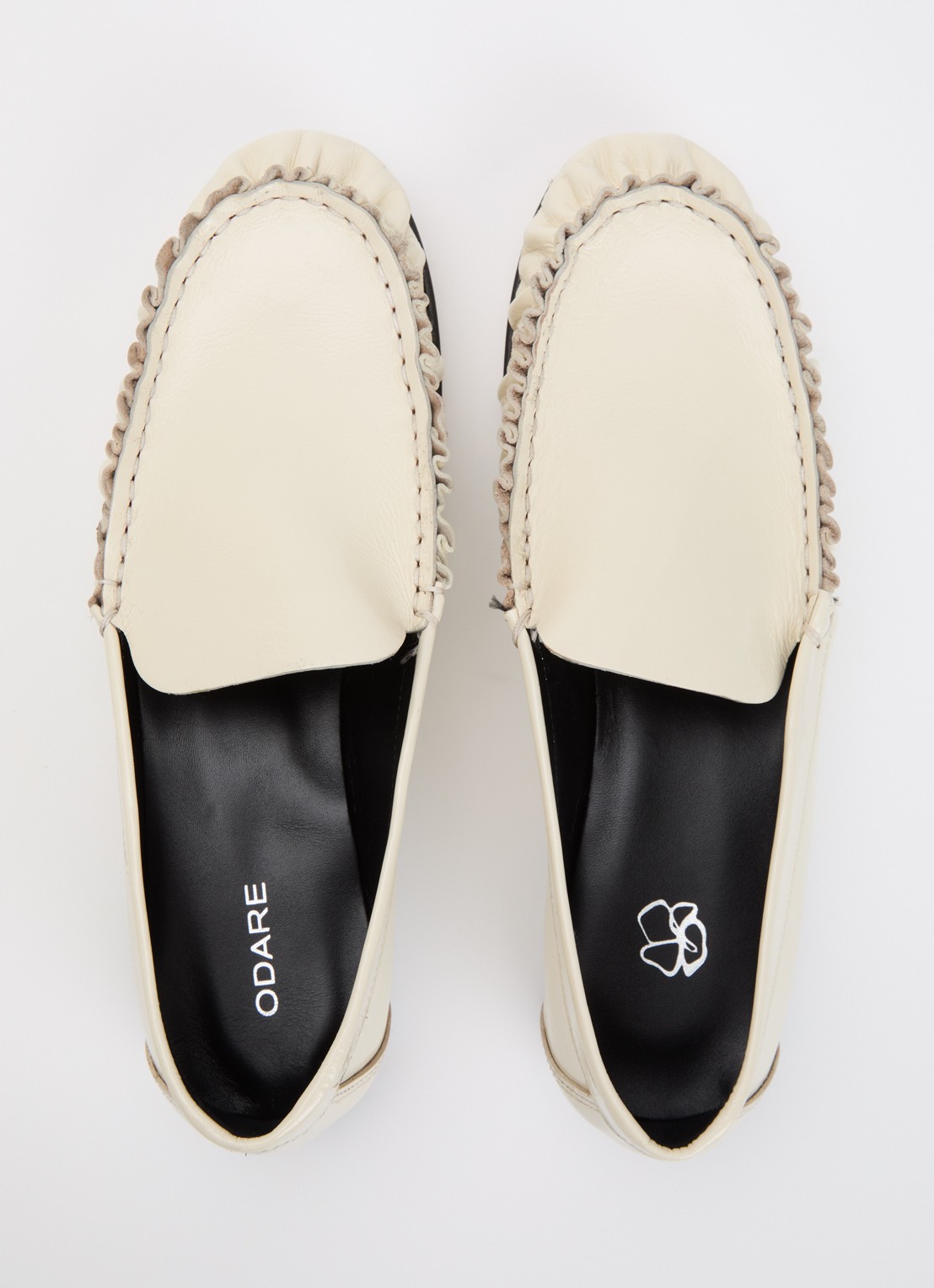 Odare Elena loafer van leer met lakfinish - detail 2 gebroken wit