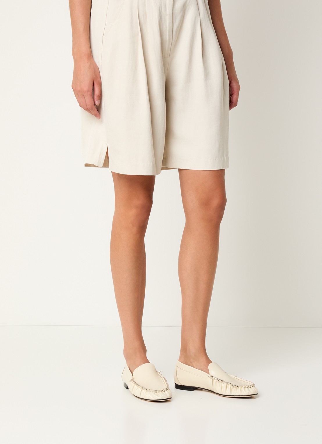 Odare Elena loafer van leer met lakfinish - voorkant 5 gebroken wit