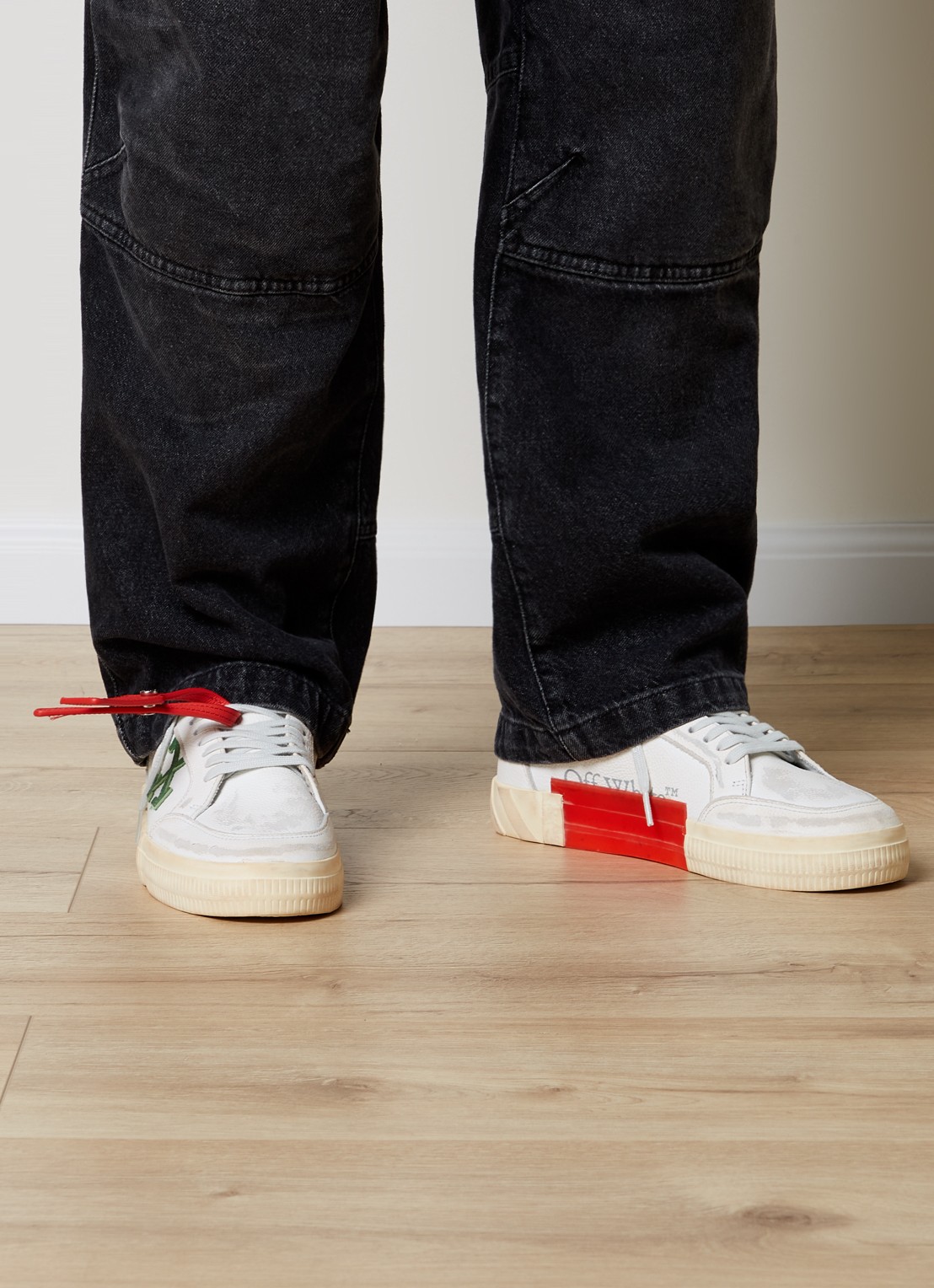 Off-White Low Vulcanized sneaker van leer - voorkant 2 gebroken wit