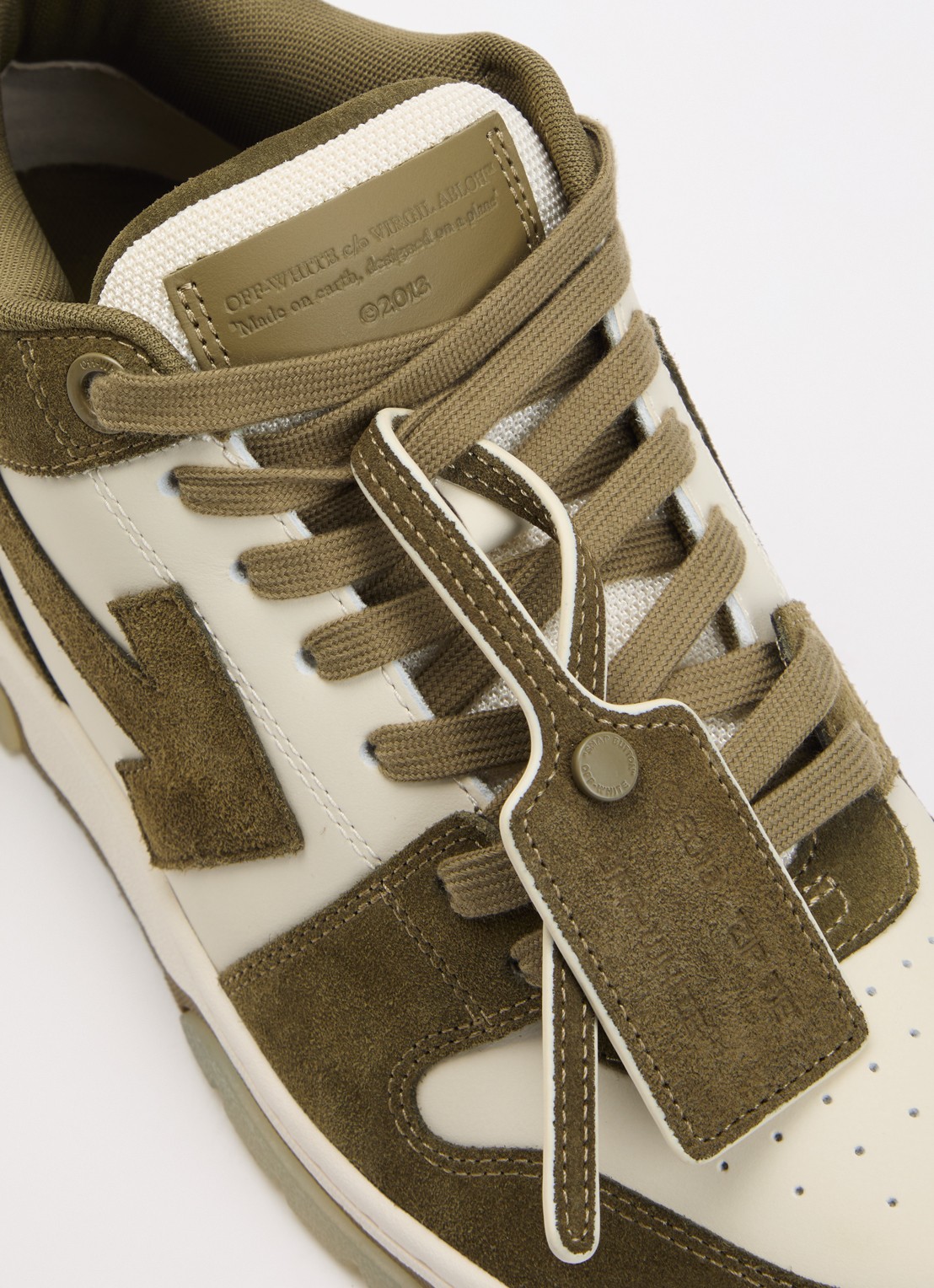 Off-White Out Of Office sneaker van kalfsleer met kalfssuède details - detail 4 olijfgroen