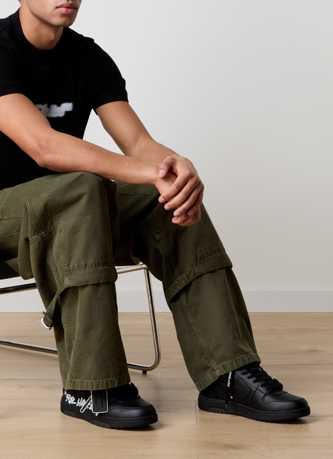 Off-White Out Of Office sneaker van kalfsleer met print - voorkant 3 zwart