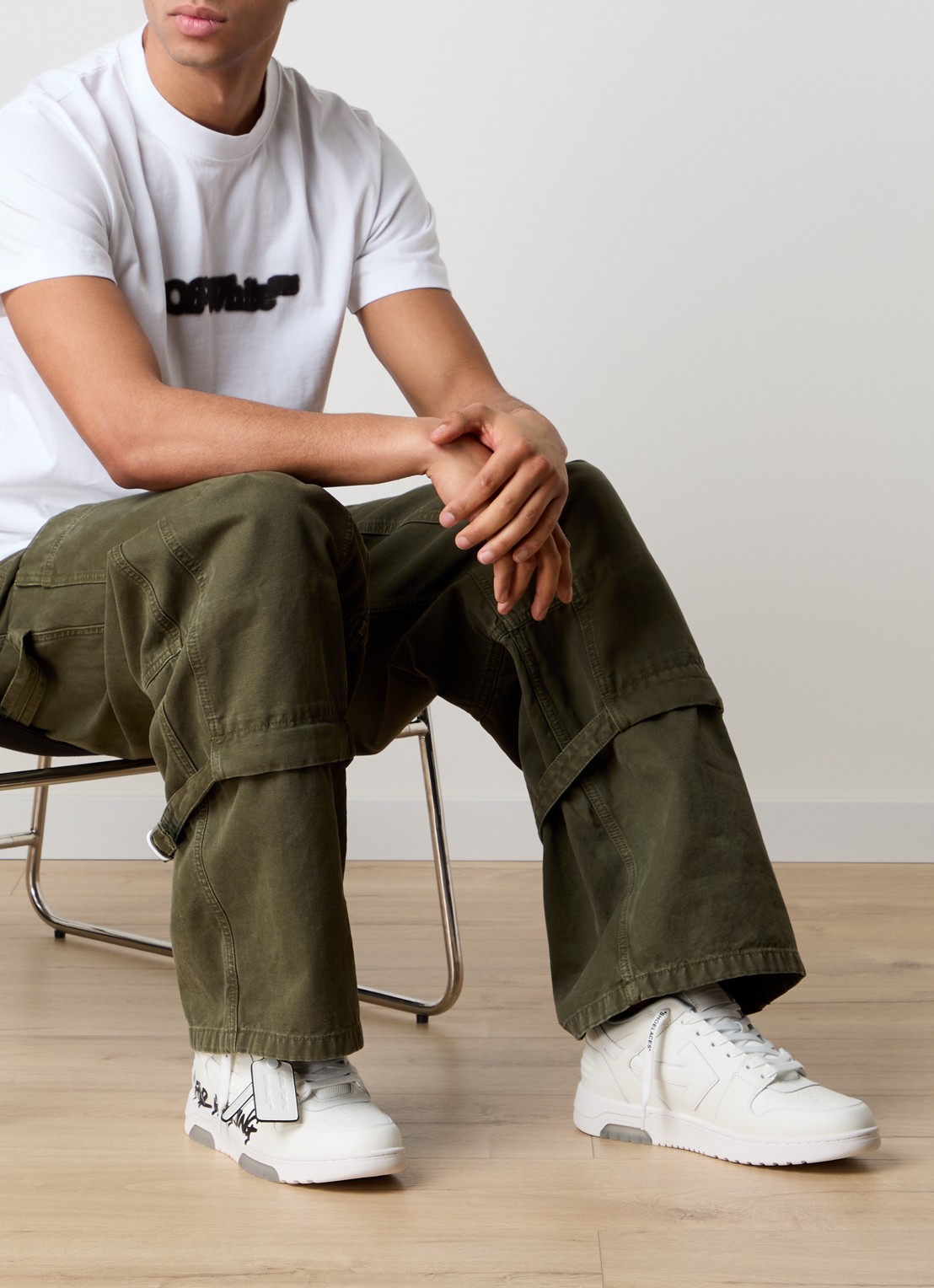 Off-White Out Of Office sneaker van kalfsleer met print - voorkant 7 gebroken wit