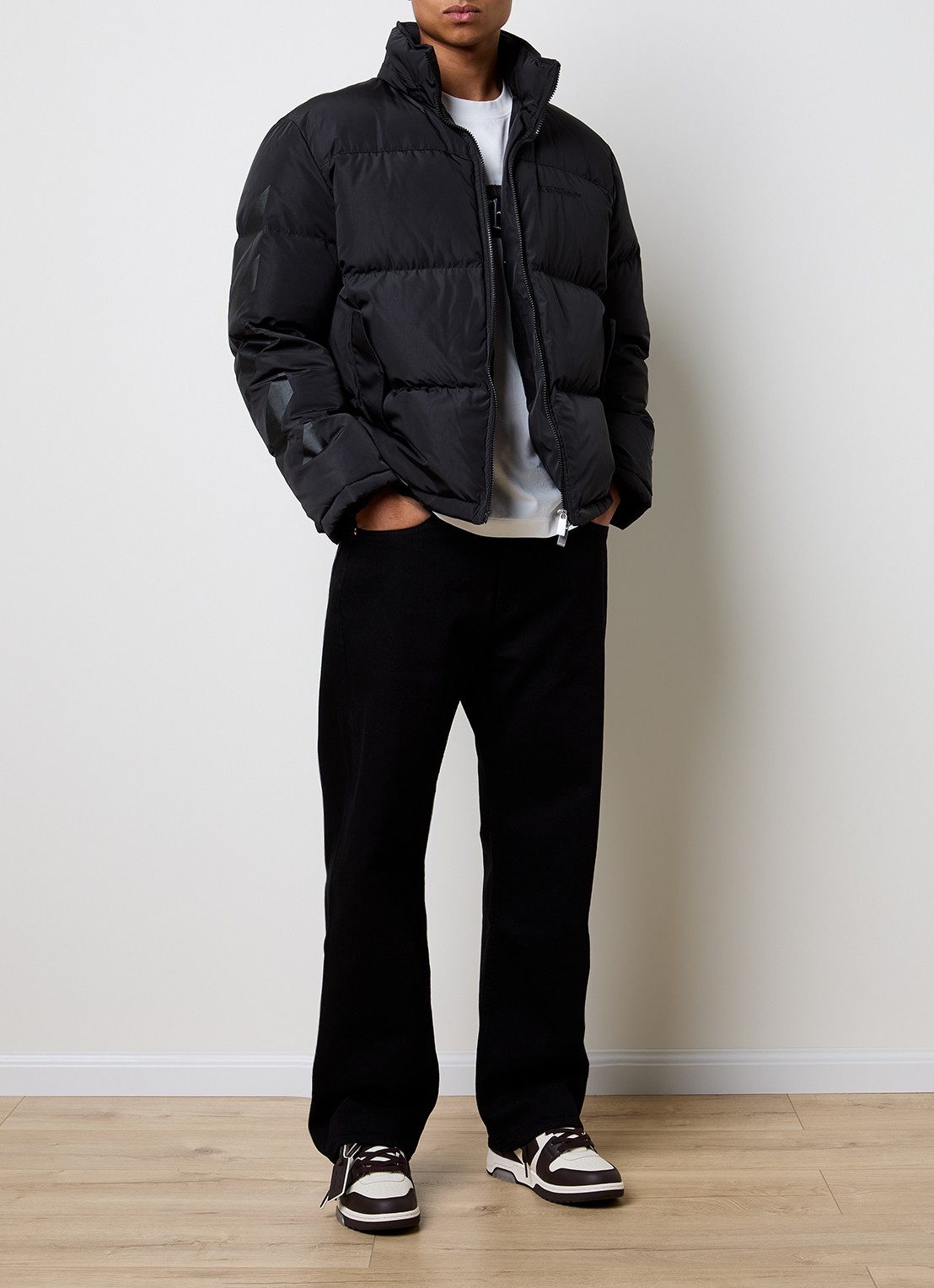 Off-White Puffer jack met donsvulling en afneembare capuchon - voorkant 5 zwart