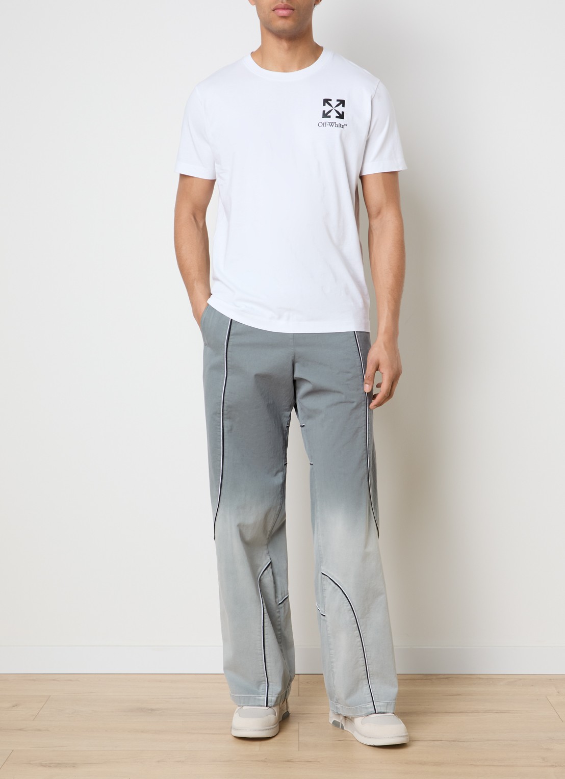 Off-White Small Arrow T-shirt met logoprint - voorkant 4 wit