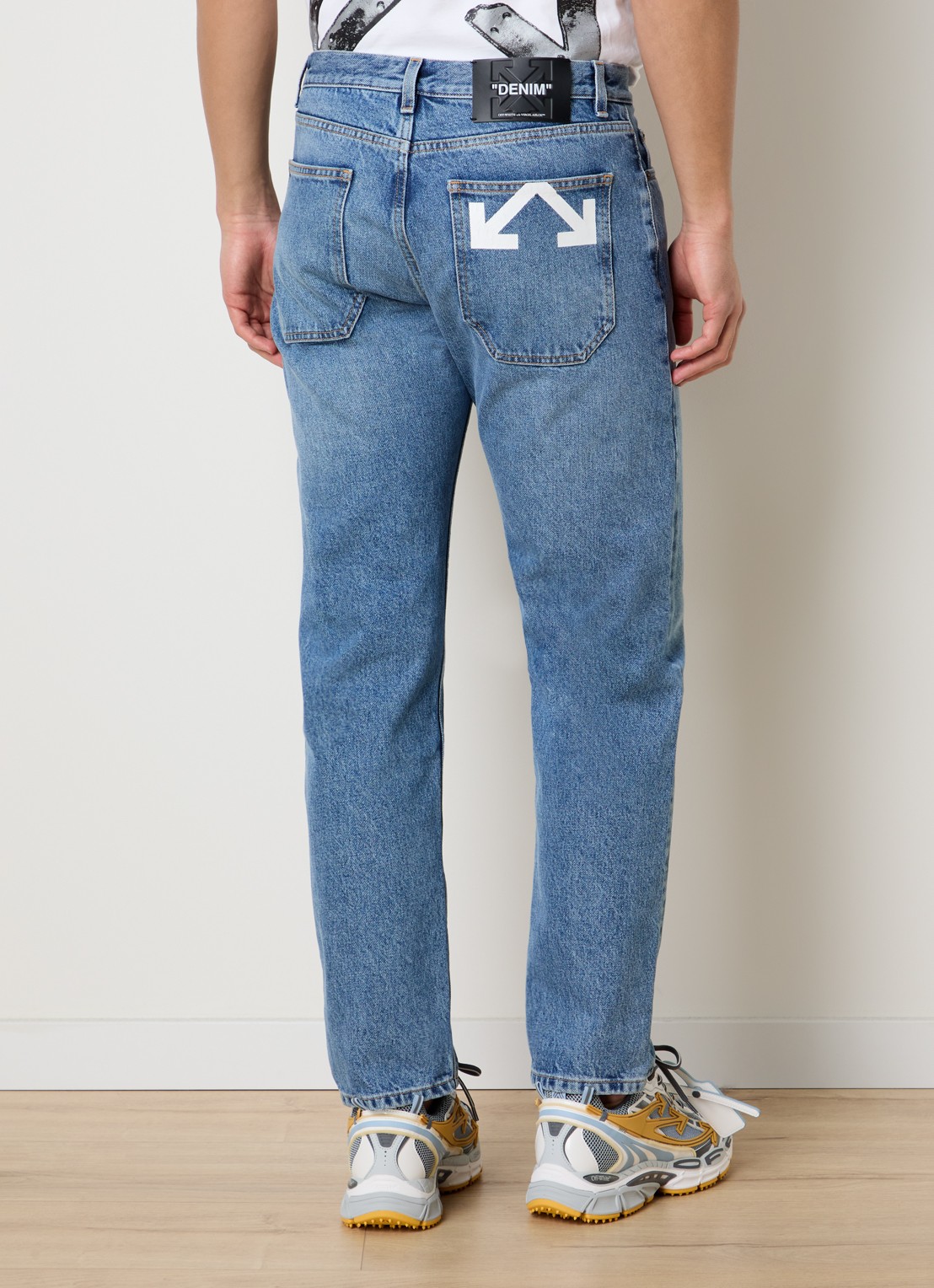 Off-White Straight leg jeans met medium wassing en logo - achterkant indigo