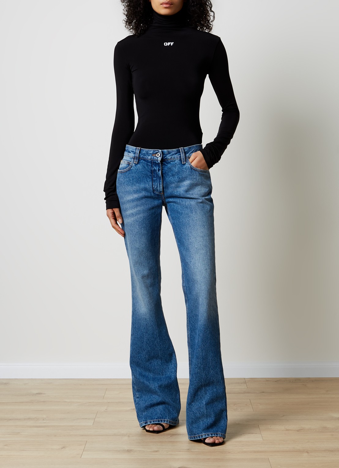 Off-White Top met col en logo - voorkant 2 zwart