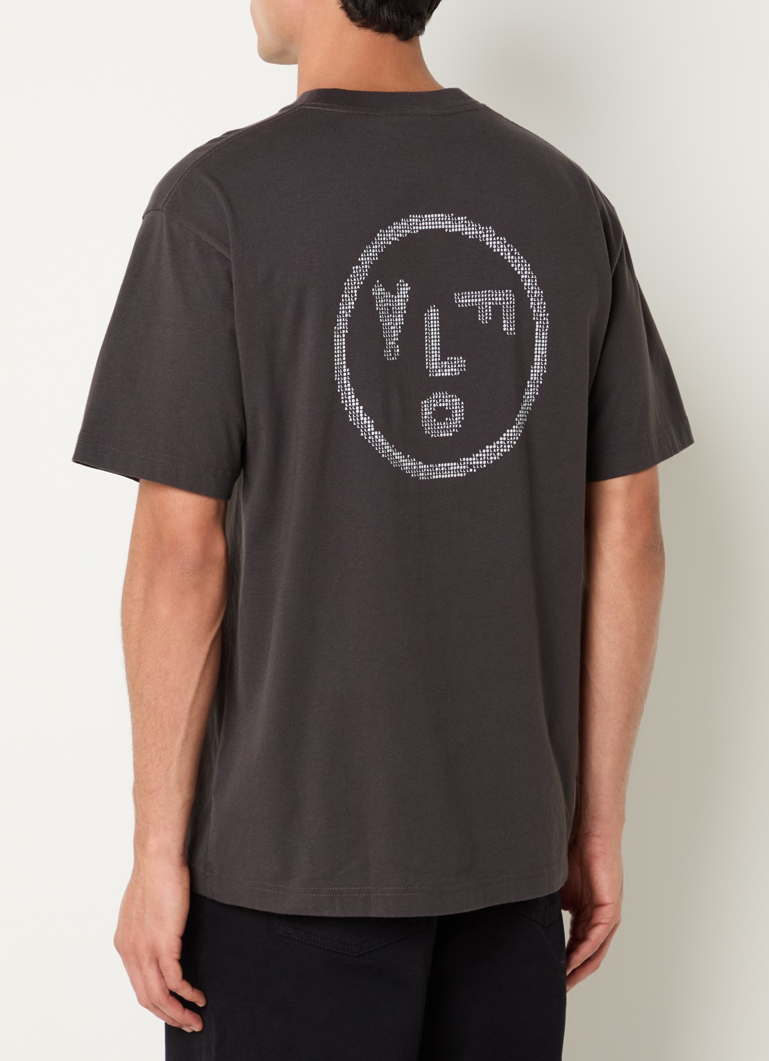 OLAF Crafted Face T-shirt met logo en backprint - detail antraciet
