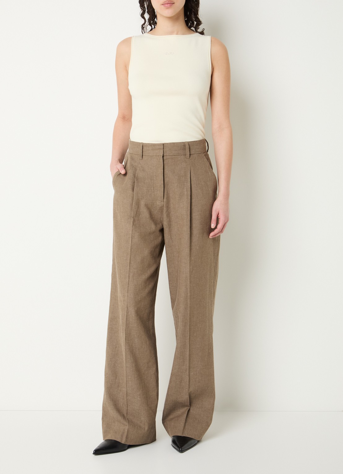 OLAF High waist loose fit pantalon in linnenblend met steekzakken - voorkant 4 zand