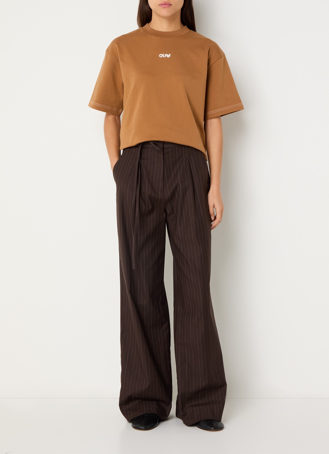 OLAF High waist wide fit pantalon met streepprint - voorkant 4 donkerbruin