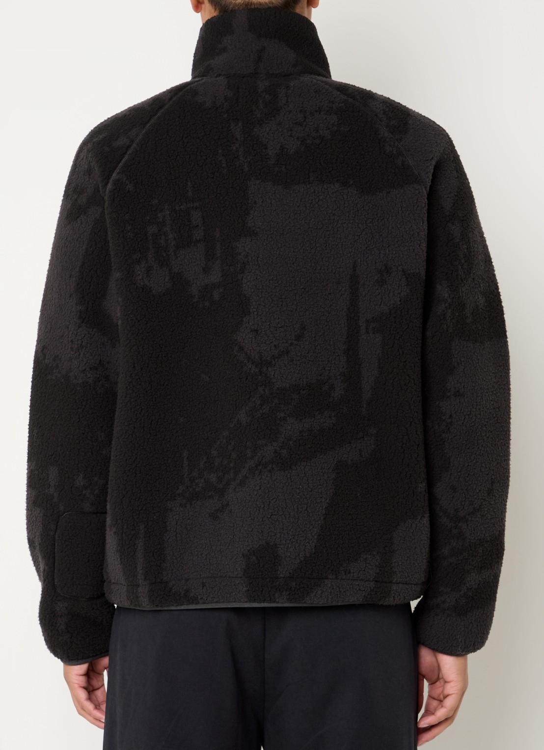 OLAF Jack van fleece met steekzakken en print - achterkant zwart
