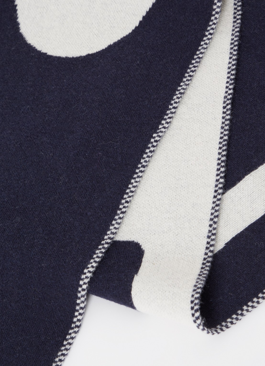 OLAF Logo sjaal in wolblend met ingebreid patroon 200 x 30 cm - detail donkerblauw