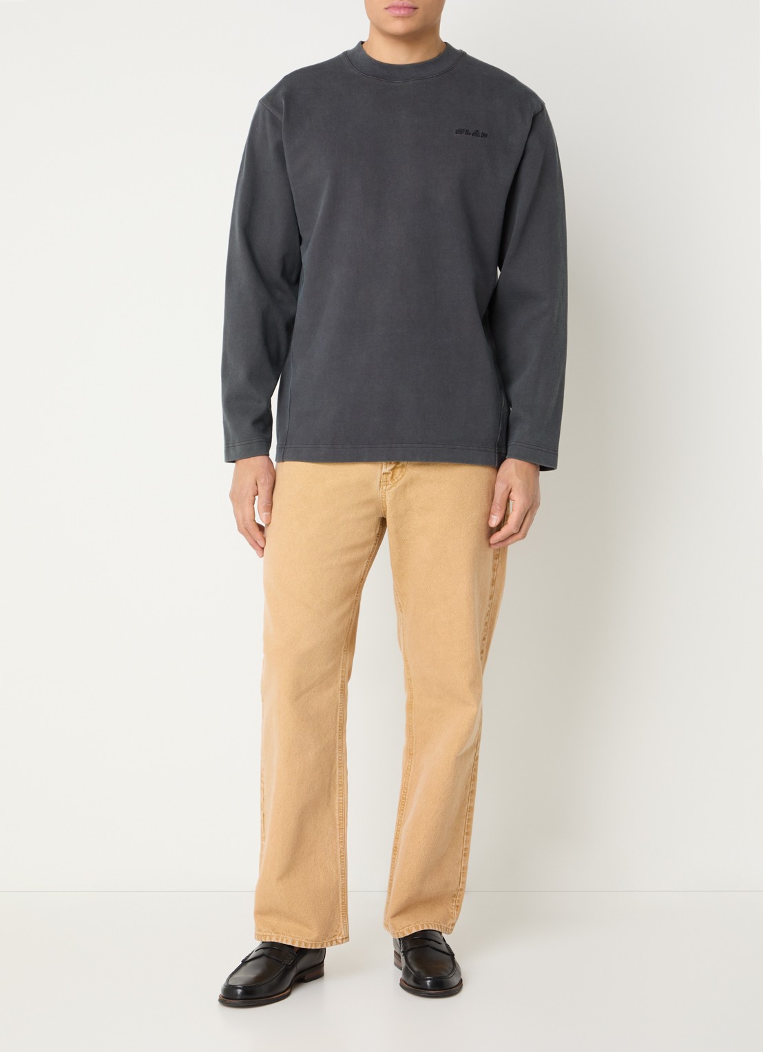 OLAF Longsleeve met logo en verwassen afwerking - voorkant 3 antraciet