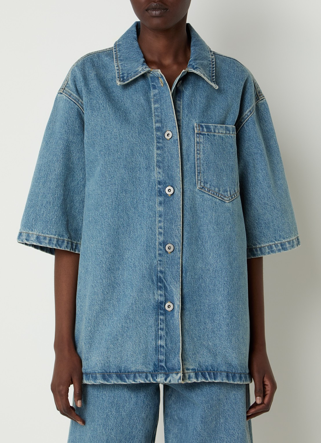 OLAF Oversized spijkerjas met medium wassing en borstzak - detail 4 indigo