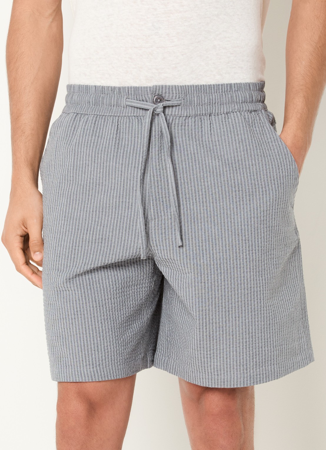 OLAF Seersucker midwaist loose fit korte broek met textuur - detail 2 grijs