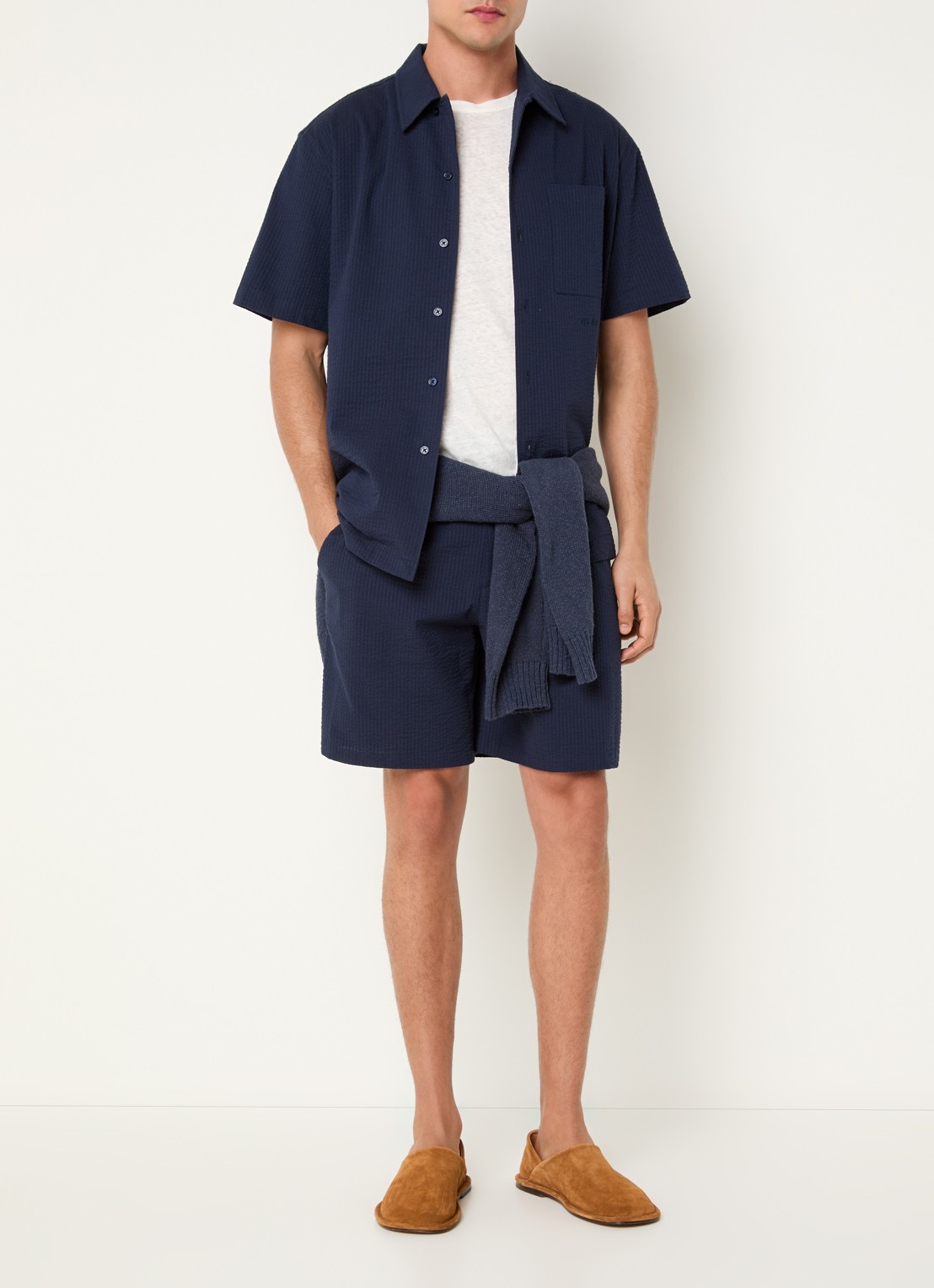 OLAF Seersucker midwaist loose fit korte broek met textuur - voorkant 2 donkerblauw