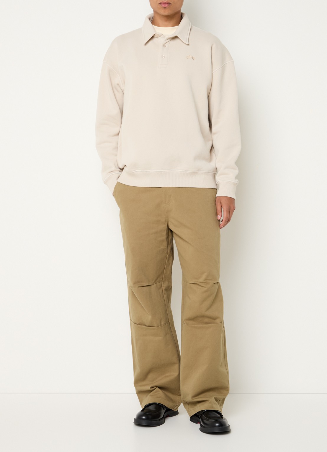 OLAF Signature sweater met polokraag en logoborduring - voorkant 4 beige