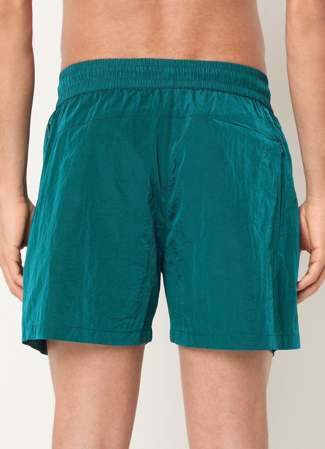 OLAF Signature zwemshorts met glanzende finish en ritszakken  - achterkant zeegroen
