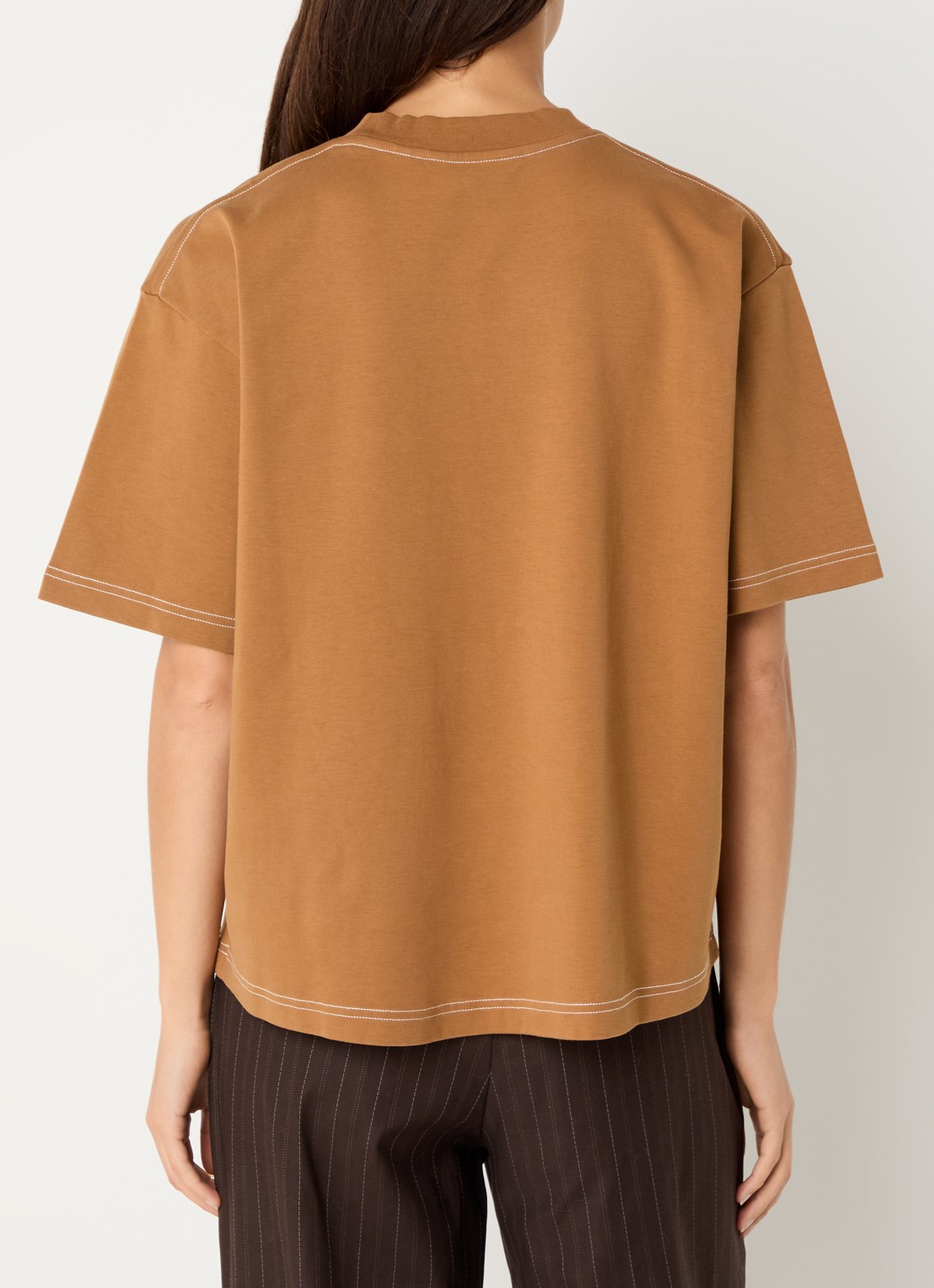 OLAF T-shirt met logoborduring - achterkant camel