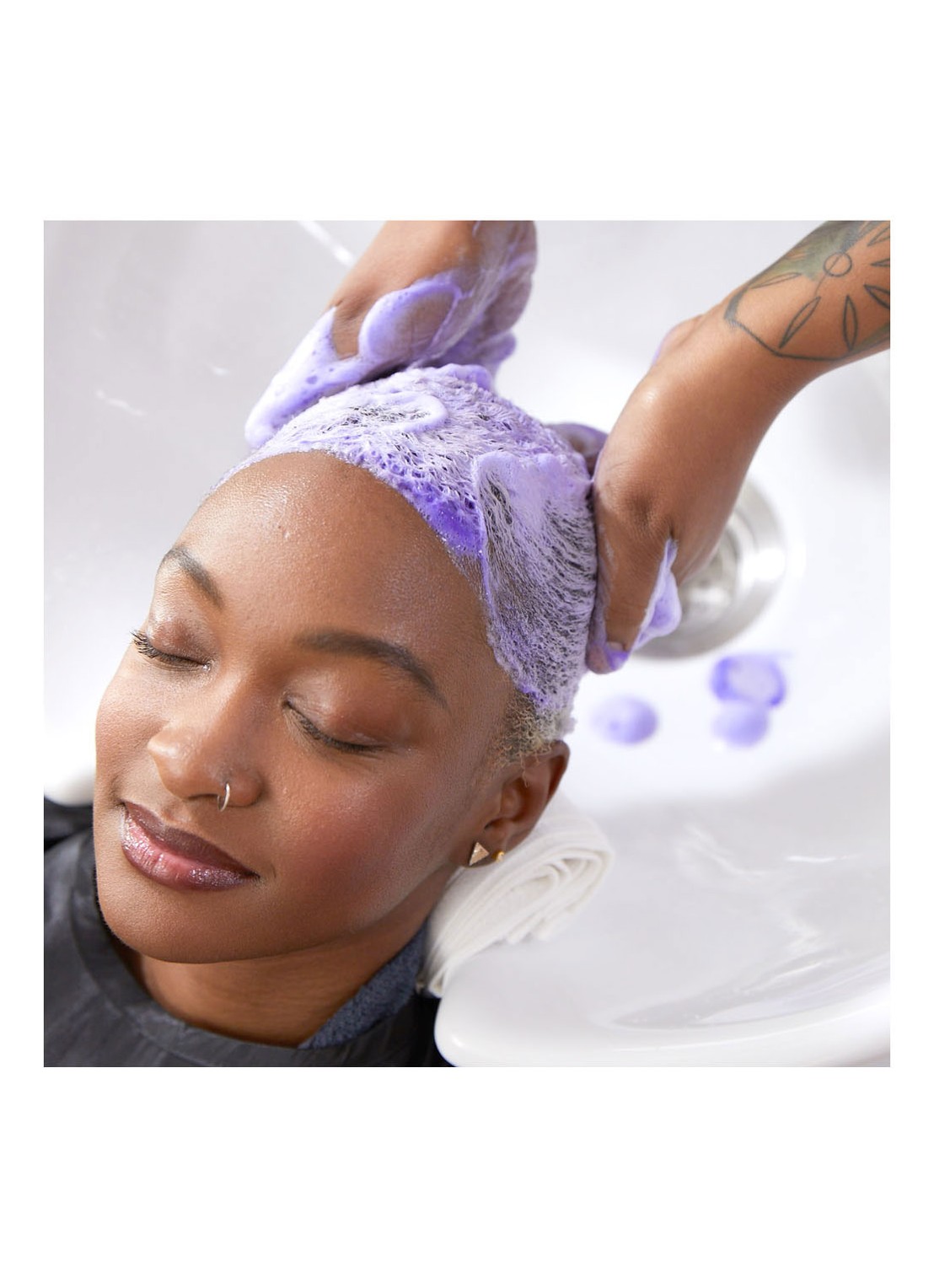 Olaplex No.4P Blonde Enhancer Toning Shampoo - detail 5 undefined