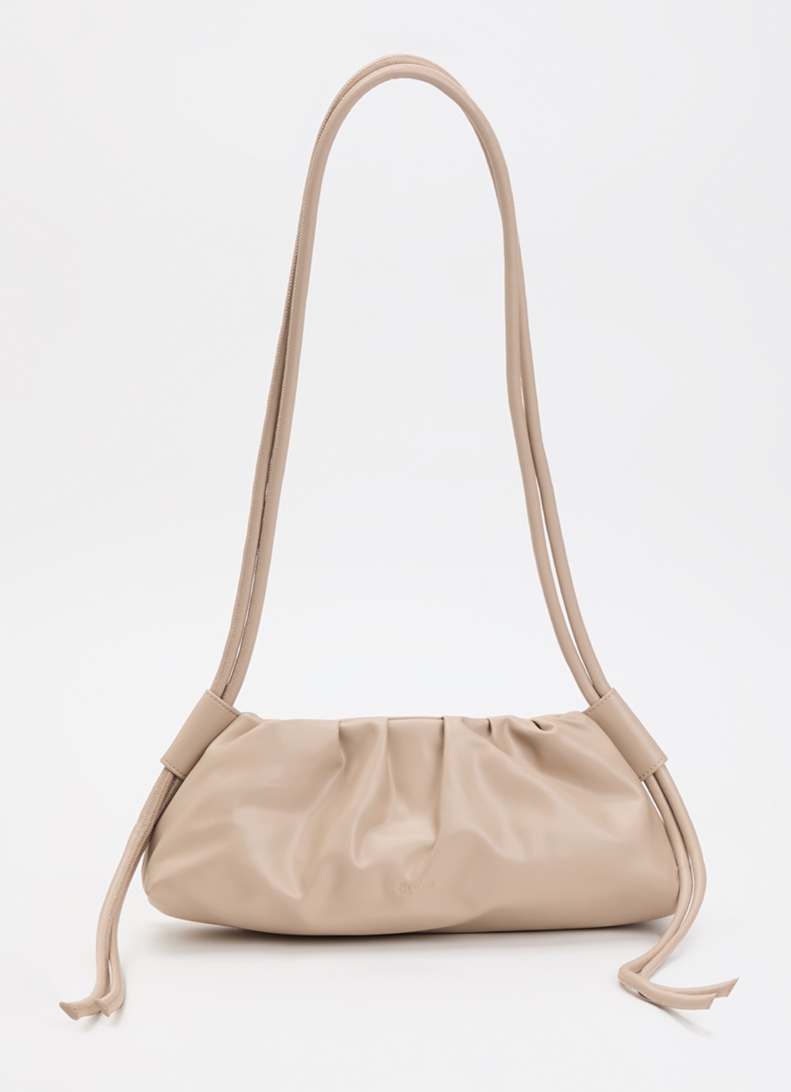 Ölend Dumpling crossbodytas met logo en verstelbare schouderriem  - voorkant 2 beige