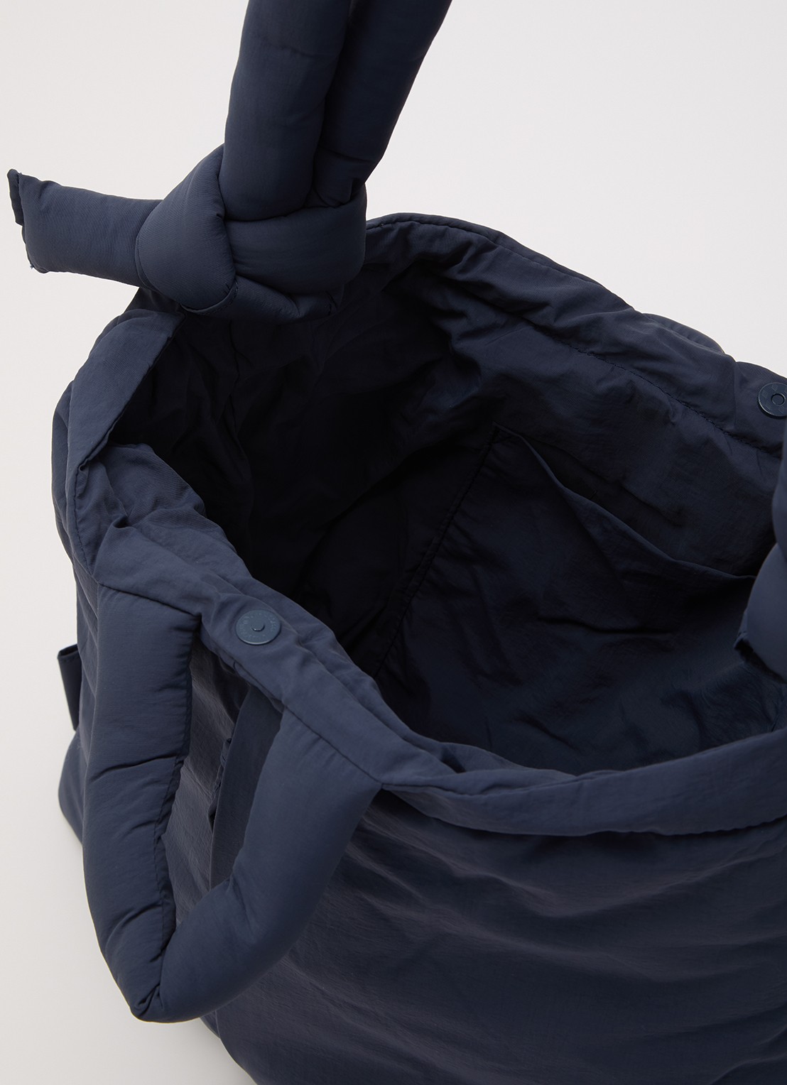 Ölend Ona gewatteerde schoudertas met verstelbare schouderriem - detail 3 donkerblauw