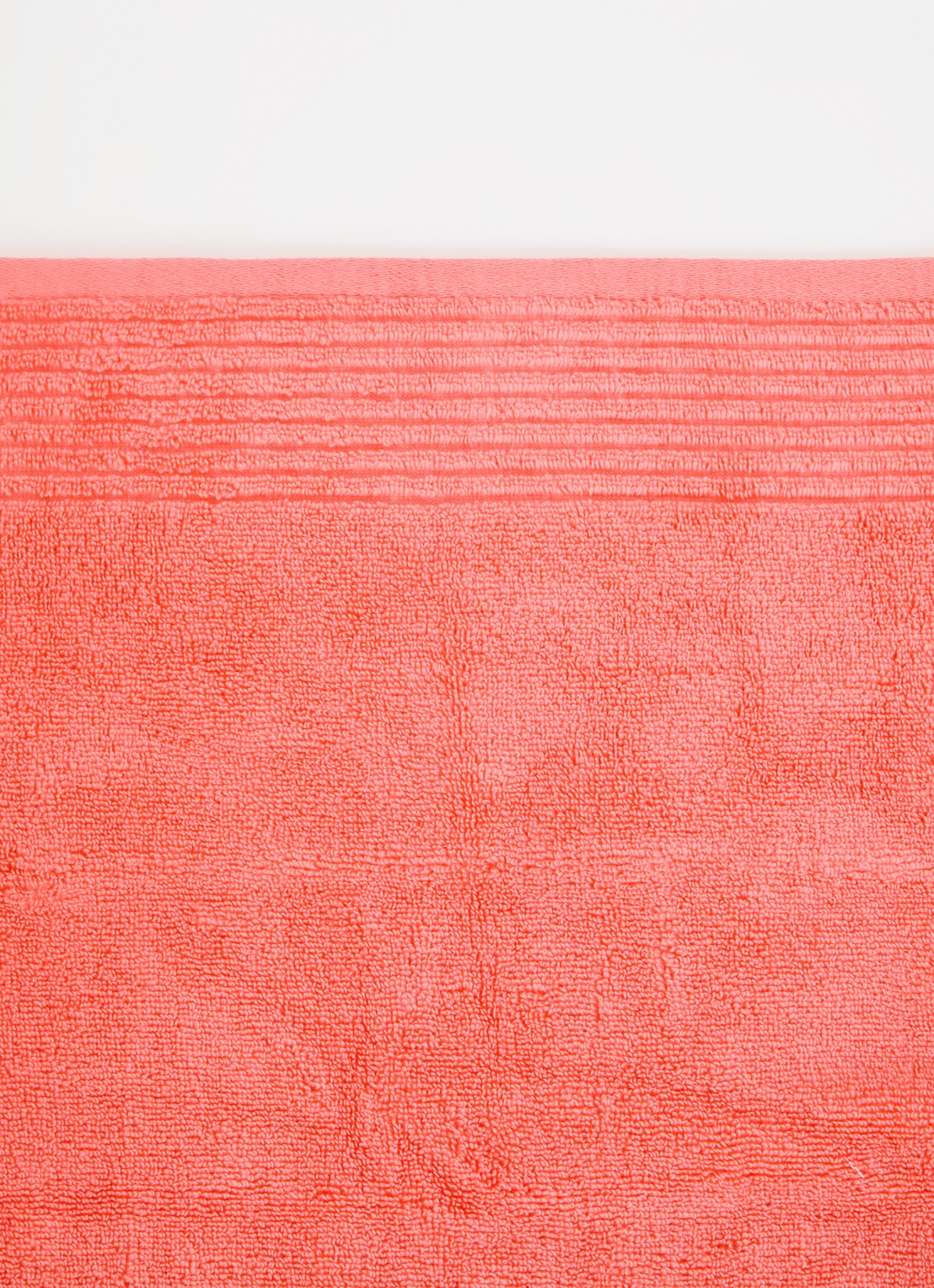 Olivier Desforges ALIZEE   Azur     Guest towel - detail 3 koraalroze
