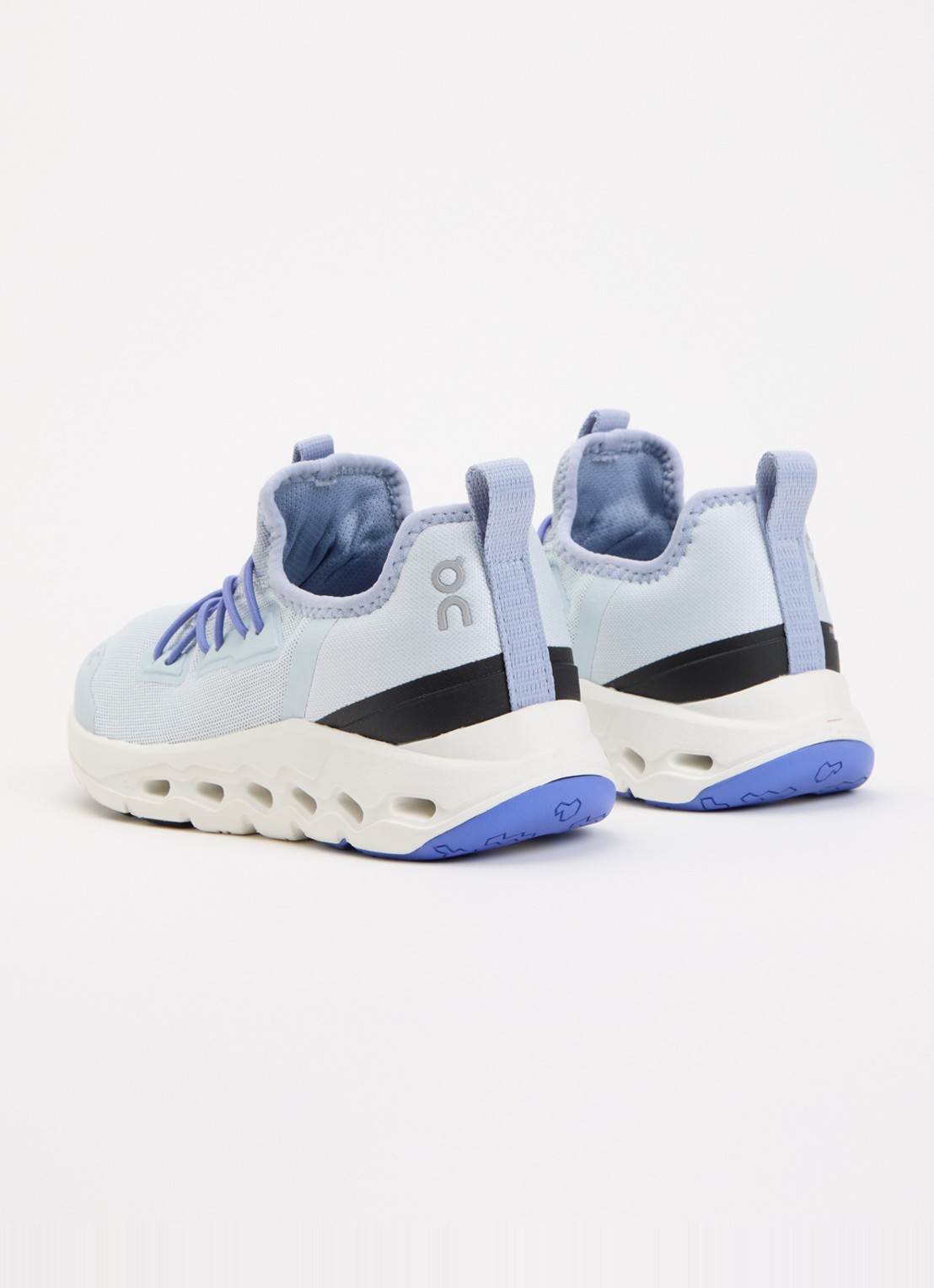On Cloudleap sneaker met gebreid bovenwerk - achterkant beige