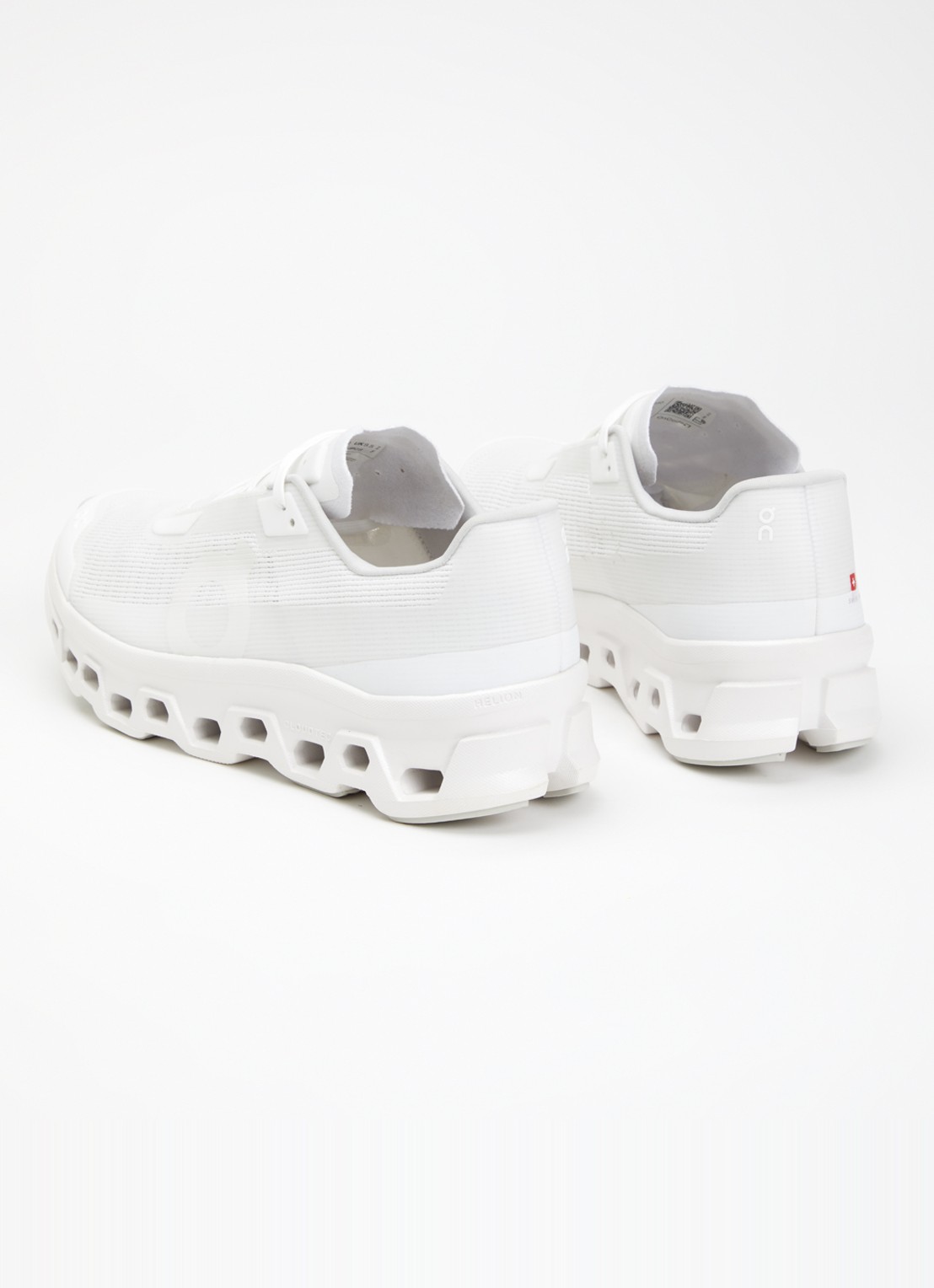On Cloudmonster Void sneaker van mesh met logo - achterkant 2 wit