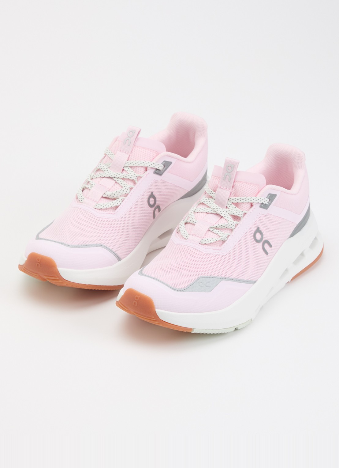 On Cloudnova Youth sneaker met details van mesh - voorkant 3 roze
