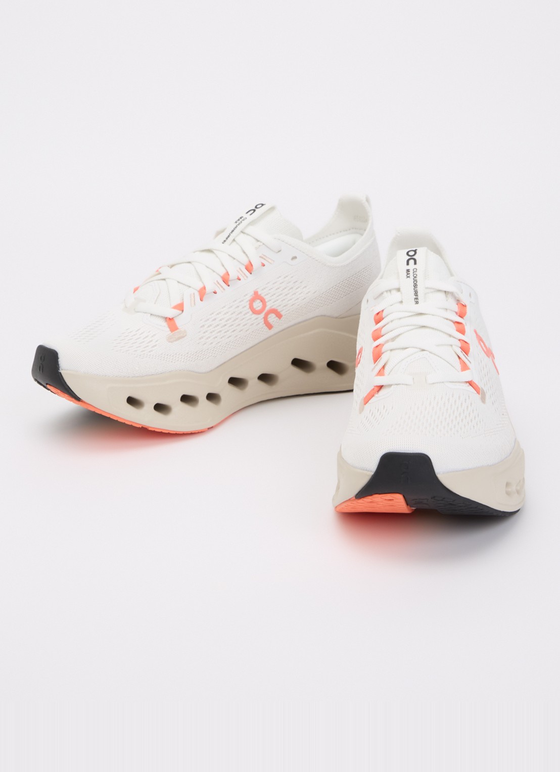 On Cloudsurfer Max sneaker met gebreid bovenwerk - detail creme
