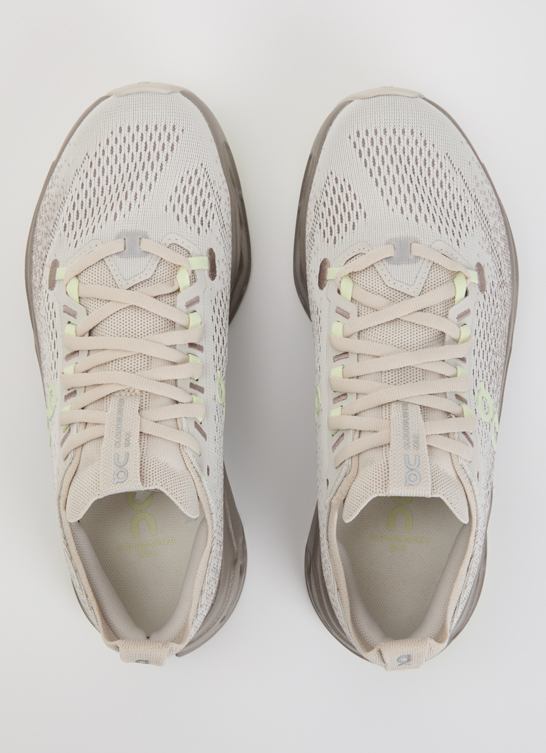 On Cloudsurfer Max sneaker met gebreid bovenwerk - detail 3 zand