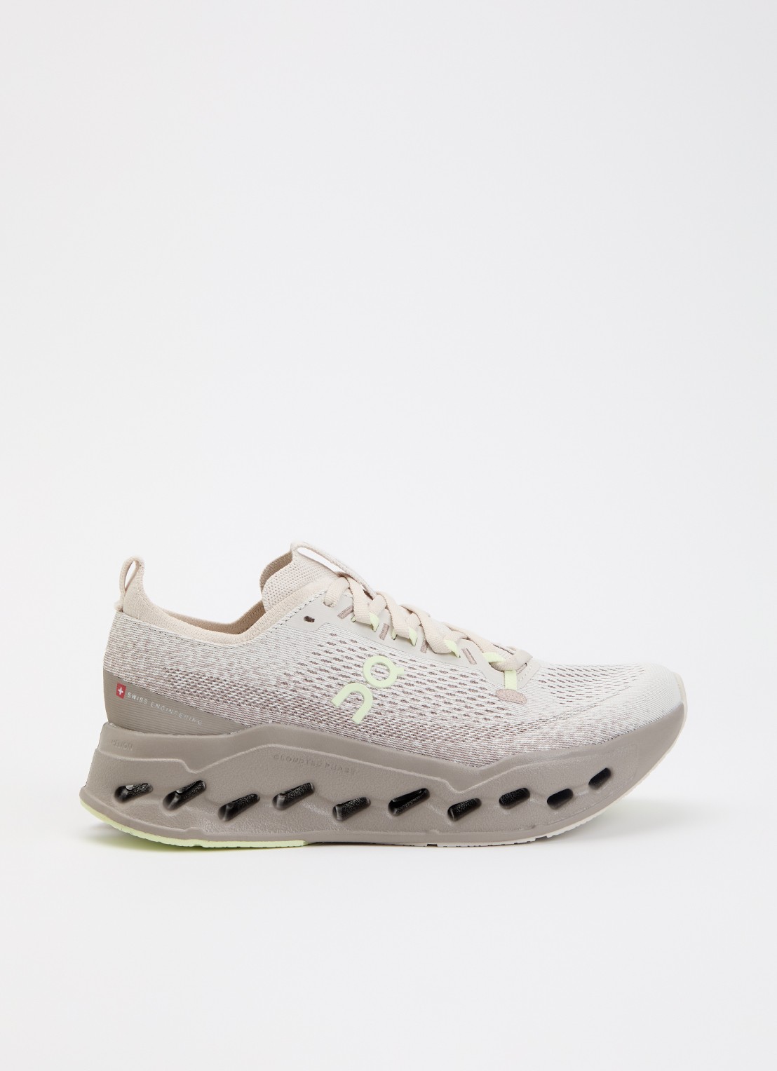 On Cloudsurfer Max sneaker met gebreid bovenwerk - voorkant 5 zand