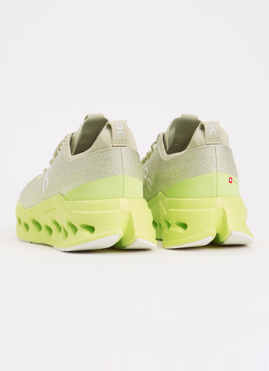 On Cloudsurfer Max sneaker van mesh met logo - achterkant 5 neongeel