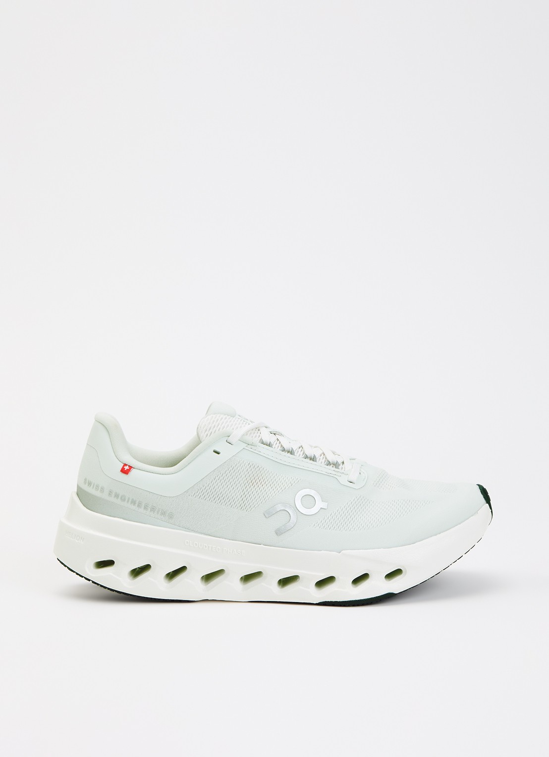 On Cloudsurfer Next sneaker met details van mesh - voorkant 5 mint