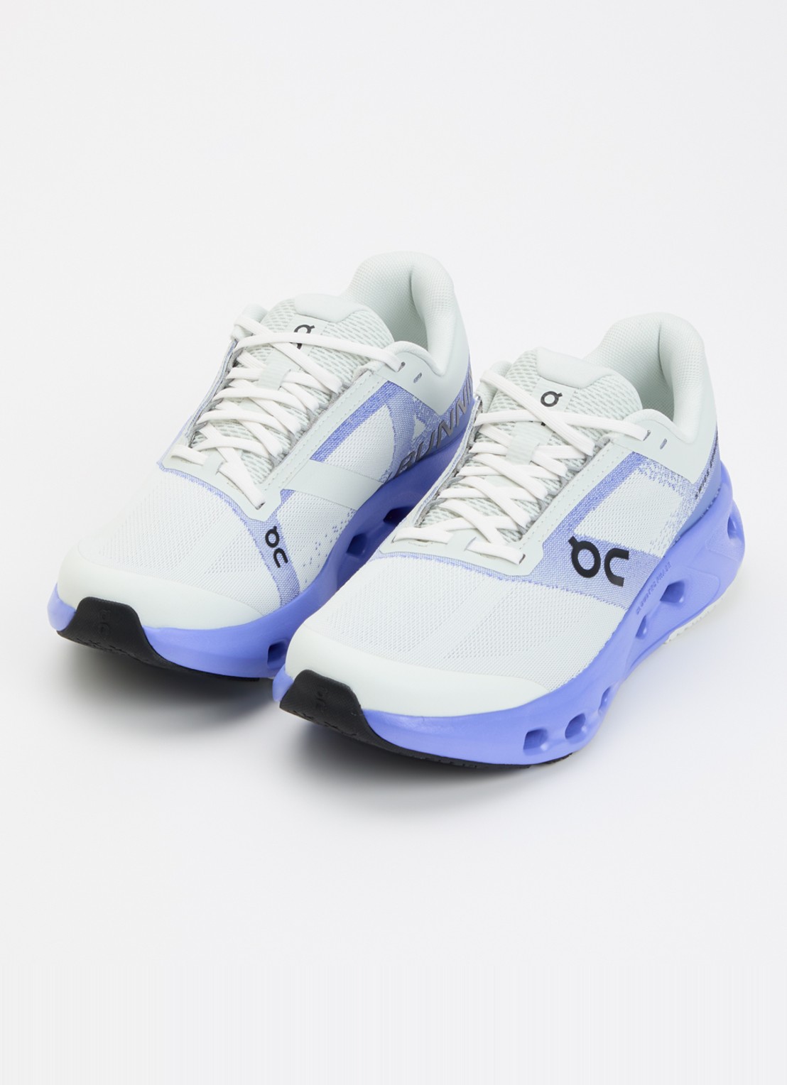 On Cloudsurfer Youth sneaker met gebreid bovenwerk - voorkant 2 violet