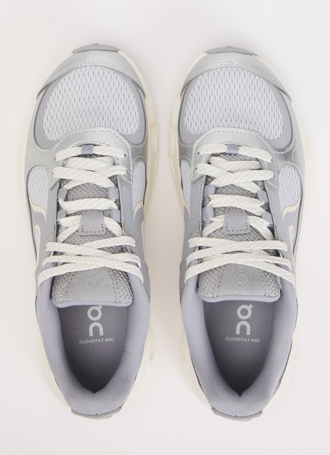 On Cloudtilt Arc sneaker van mesh met metallic details - detail 2 grijs