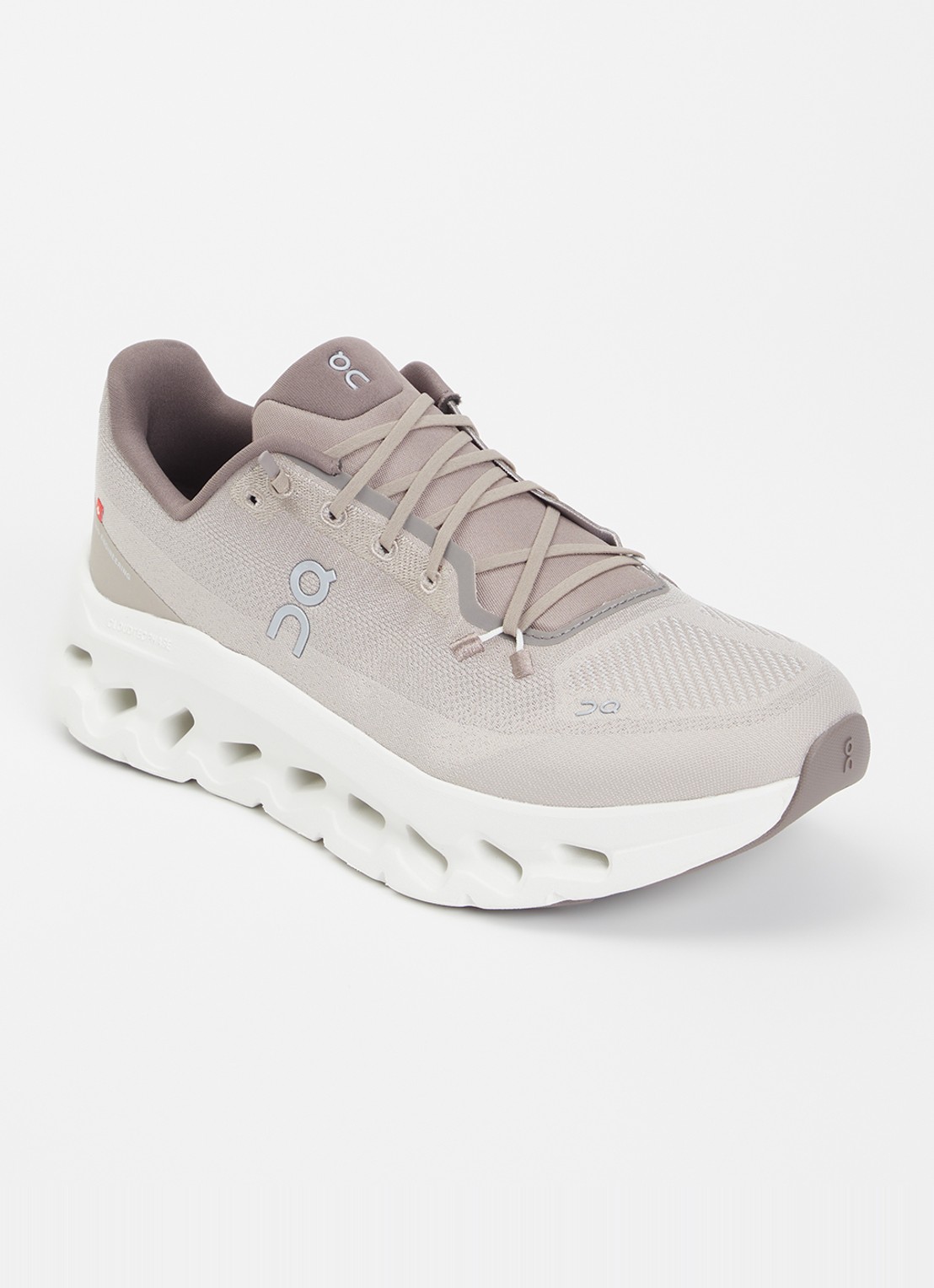 On Cloudtilt hardloopschoen van mesh - voorkant taupe