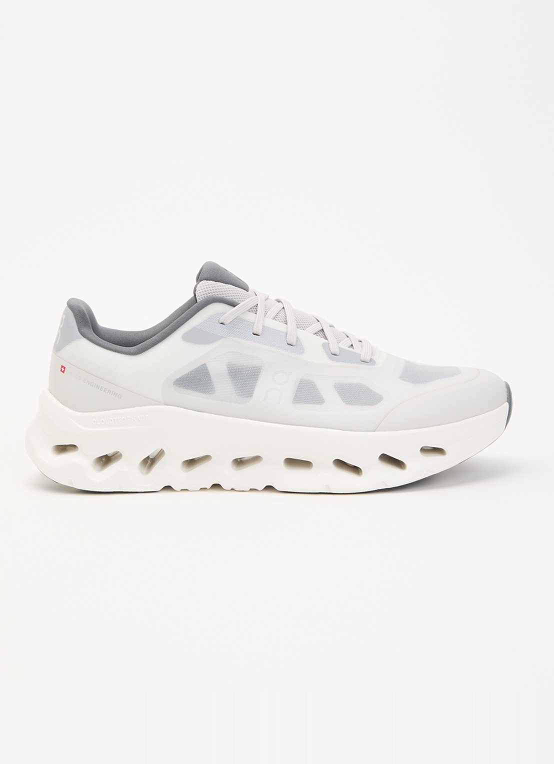 On Cloudtilt Remix sneaker van mesh met logo - voorkant lichtgrijs