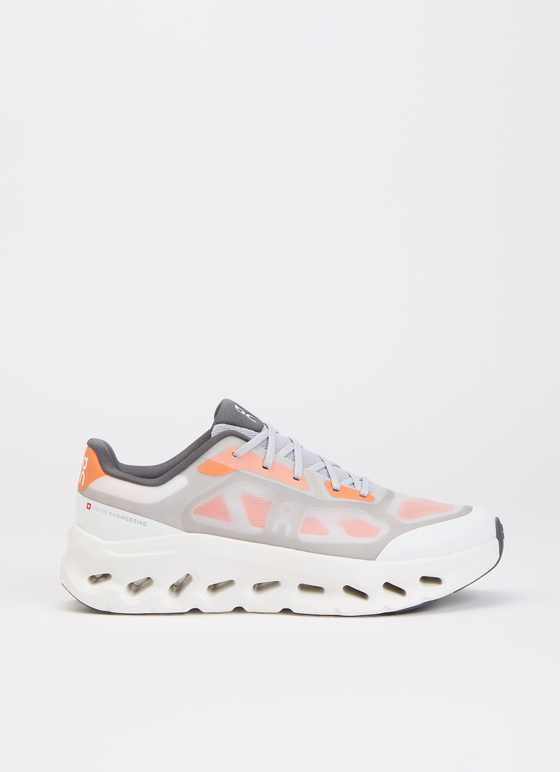 On Cloudtilt Remix sneaker van mesh - voorkant grijs