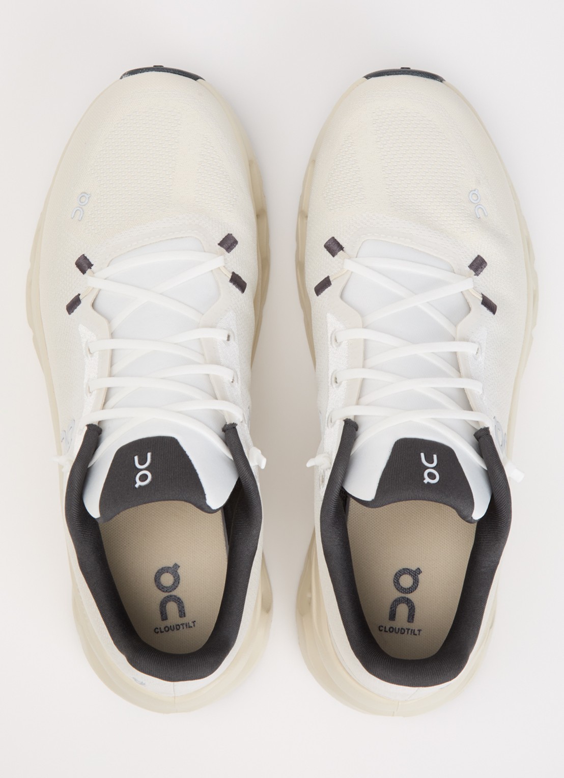 On Cloudtilt sneaker met gebreid bovenwerk en logo - detail 2 creme
