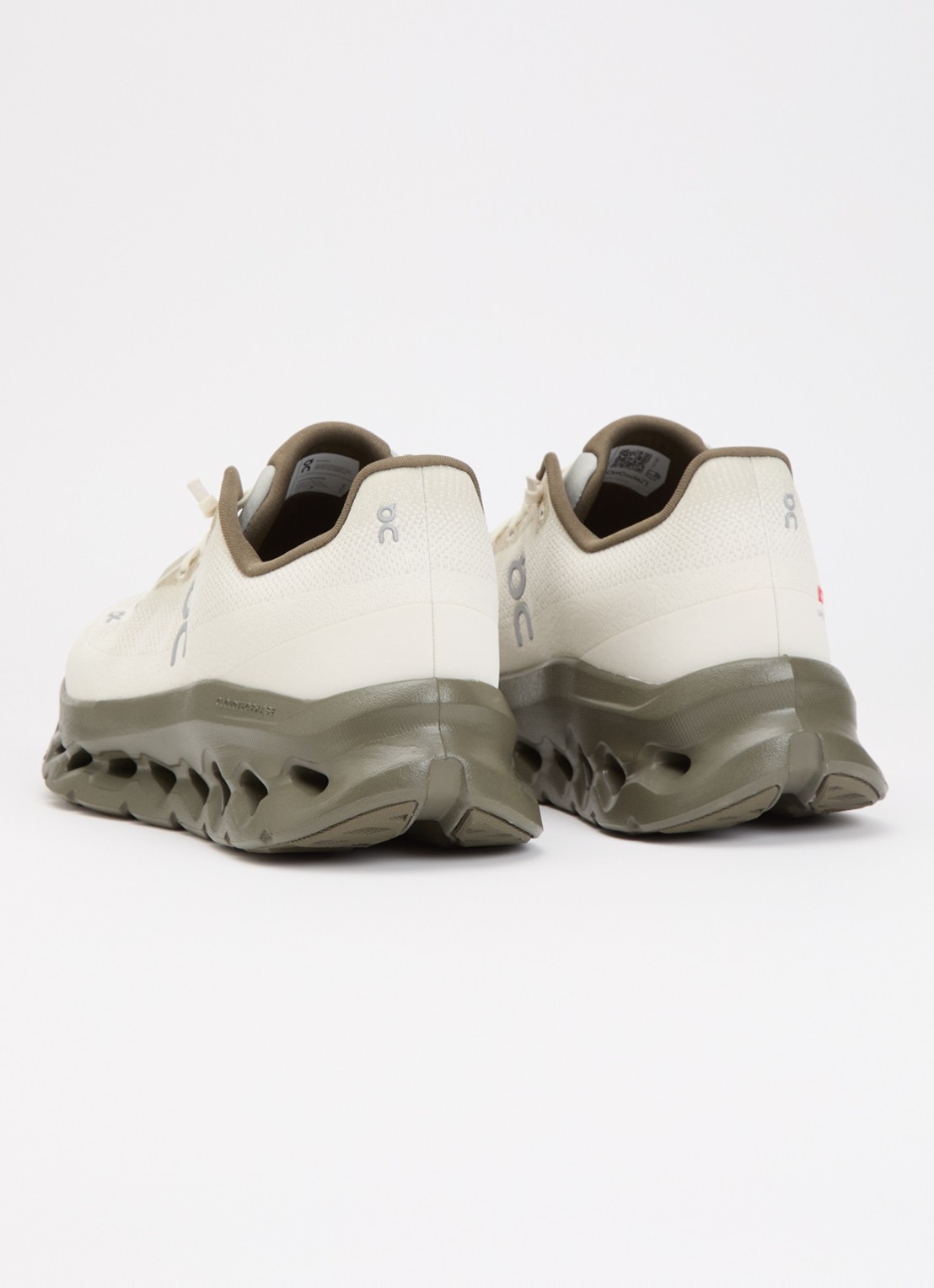 On Cloudtilt sneaker met gebreid bovenwerk en logo - achterkant bronsgroen