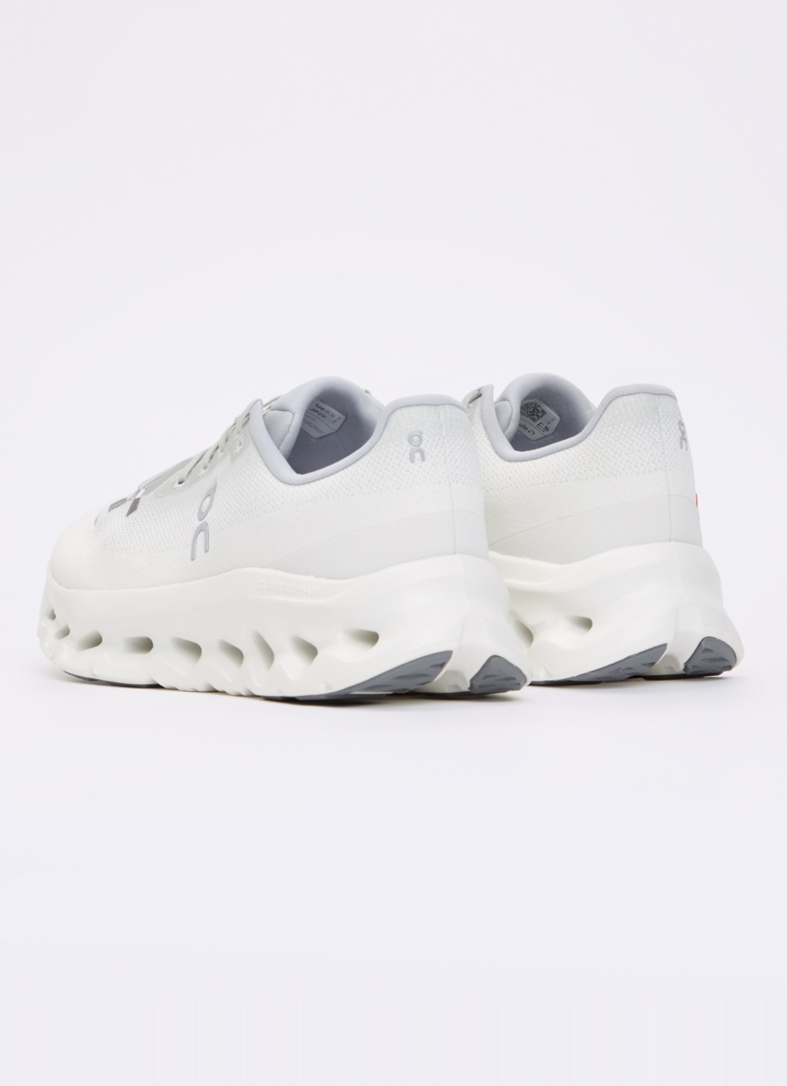 On Cloudtilt sneaker met logo - achterkant gebroken wit