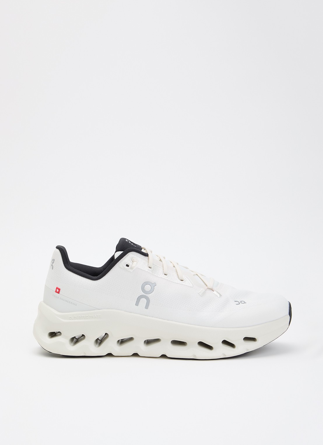 On Cloudtilt sneaker met logo - voorkant 2 gebroken wit