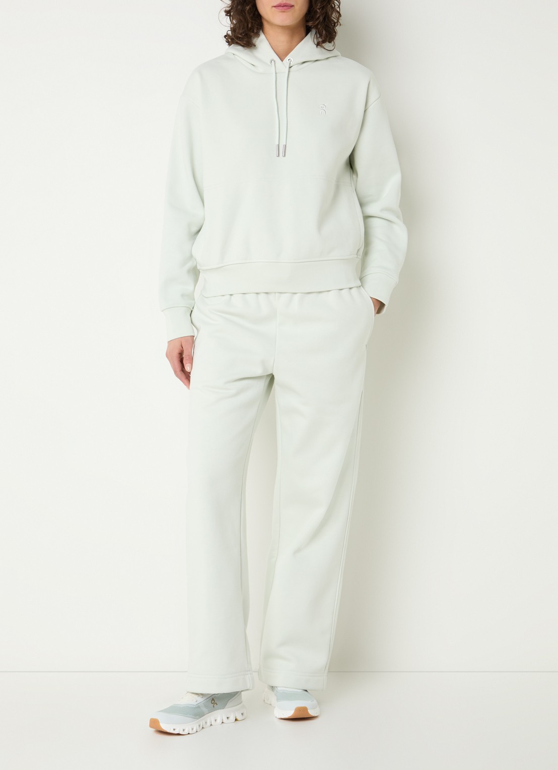 On Club Collective hoodie met logo- en backprint - voorkant 5 lichtgroen
