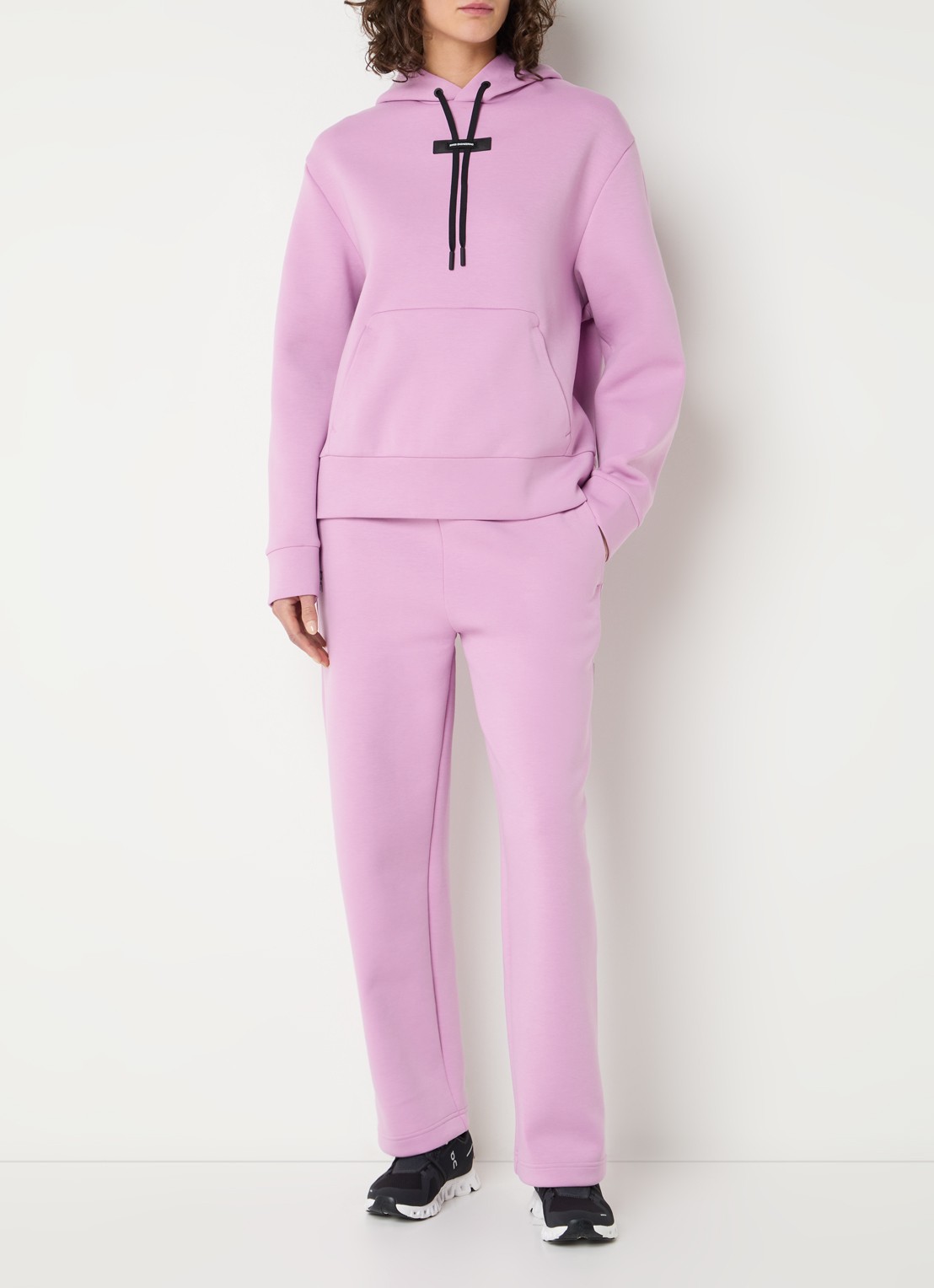 On Focus Tech high waist straight fit joggingbroek met steekzakken - voorkant 3 roze