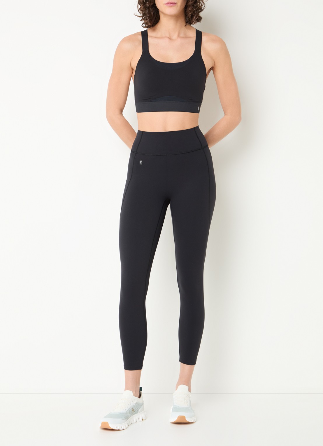 On Studio high waist skinny fit cropped trainingslegging - voorkant 2 zwart